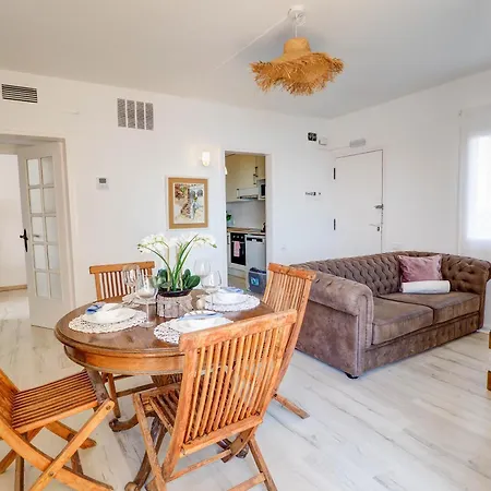 Sea Balcony By Hello Homes *