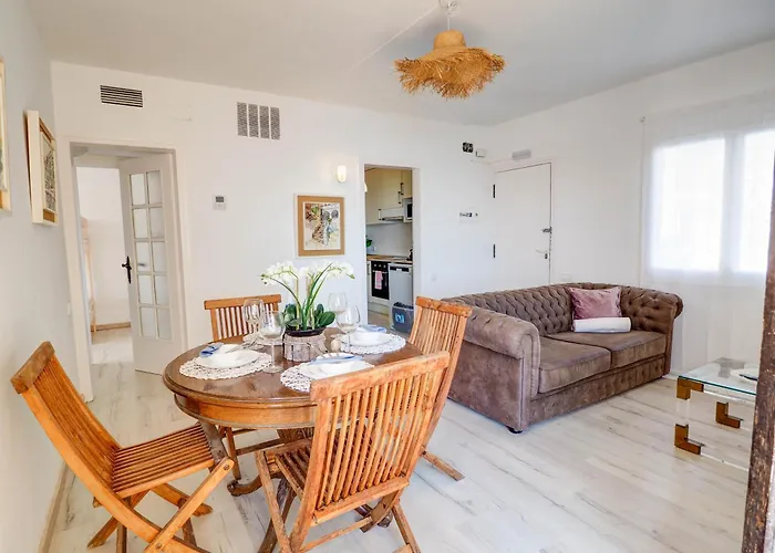 Sea Balcony By Hello Homes *