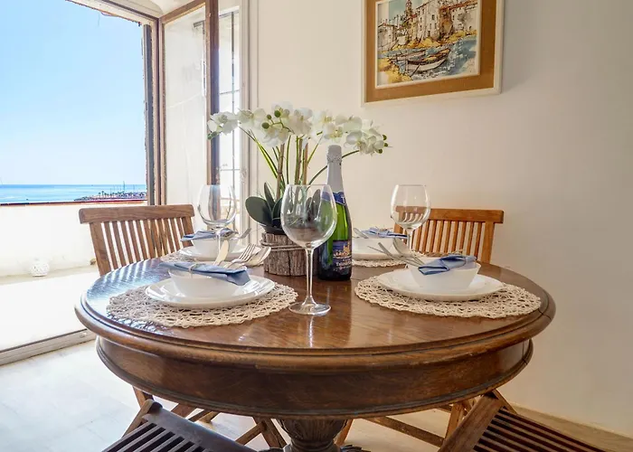 Sea Balcony By Hello Homes *